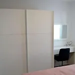 New Modern Near Old Town - Private Parking *