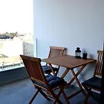 New Modern Near Old Town - Private Parking アパート ザダル