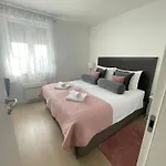 アパート New Modern Near Old Town - Private Parking