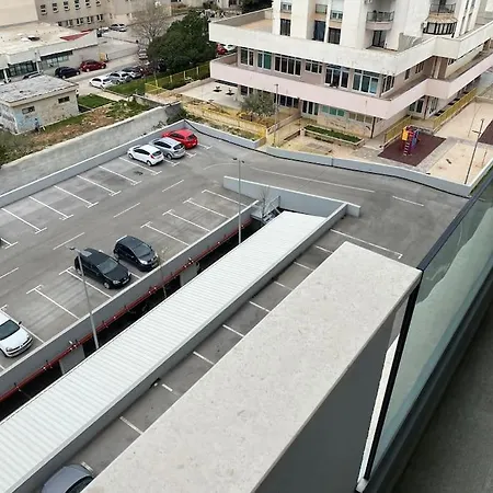 Lejlighed New Modern Near Old Town - Private Parking
