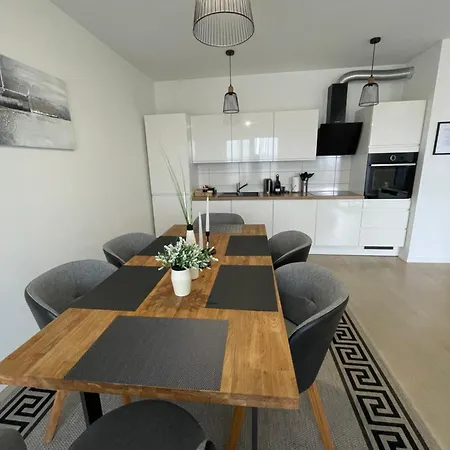 Lejlighed New Modern Near Old Town - Private Parking
