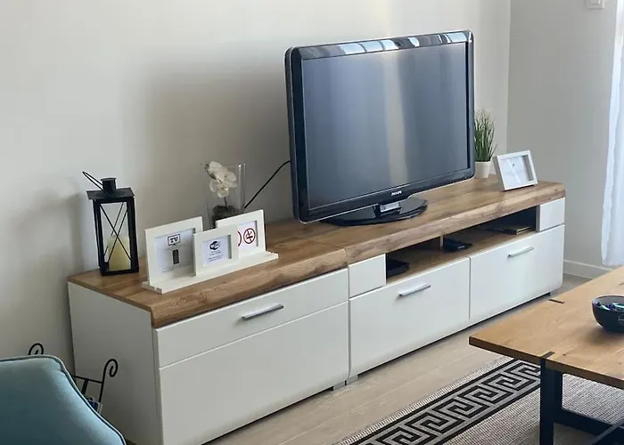 Daire New Modern Near Old Town - Private Parking *