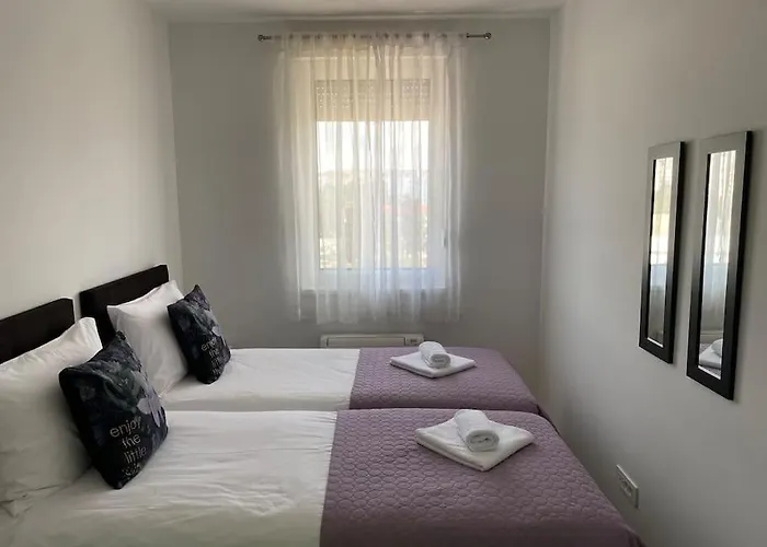 Daire New Modern Near Old Town - Private Parking *