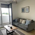 דירה New Modern Near Old Town - Private Parking *
