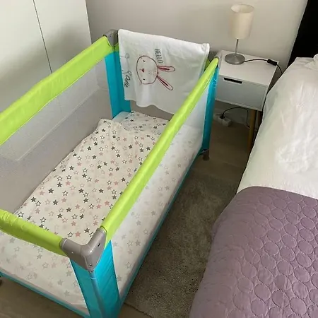 아파트 New Modern Near Old Town - Private Parking *