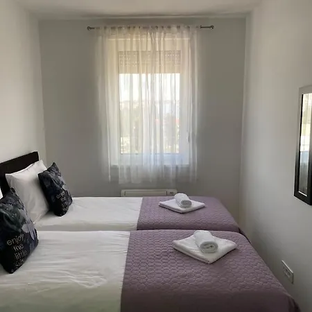 아파트 New Modern Near Old Town - Private Parking *