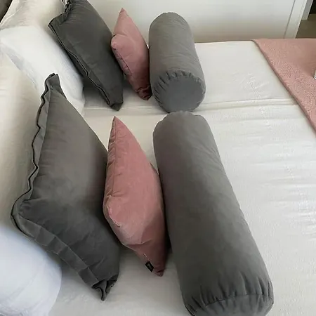 New Modern Near Old Town - Private Parking 아파트