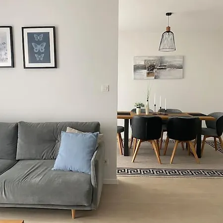 New Modern Near Old Town - Private Parking * Ζαντάρ