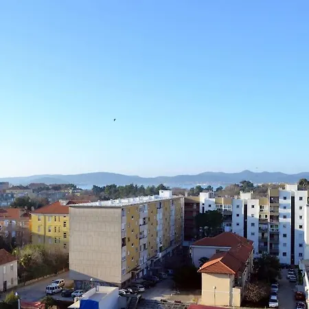 New Modern Near Old Town - Private Parking 아파트 *