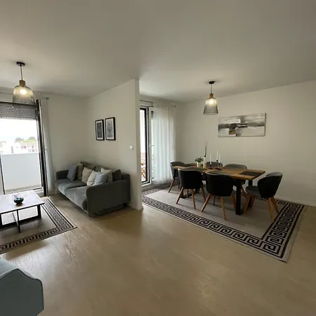 아파트 New Modern Near Old Town - Private Parking 자다르