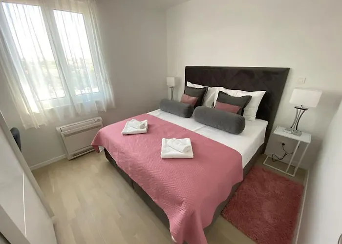 New Modern Near Old Town - Private Parking * Zadar