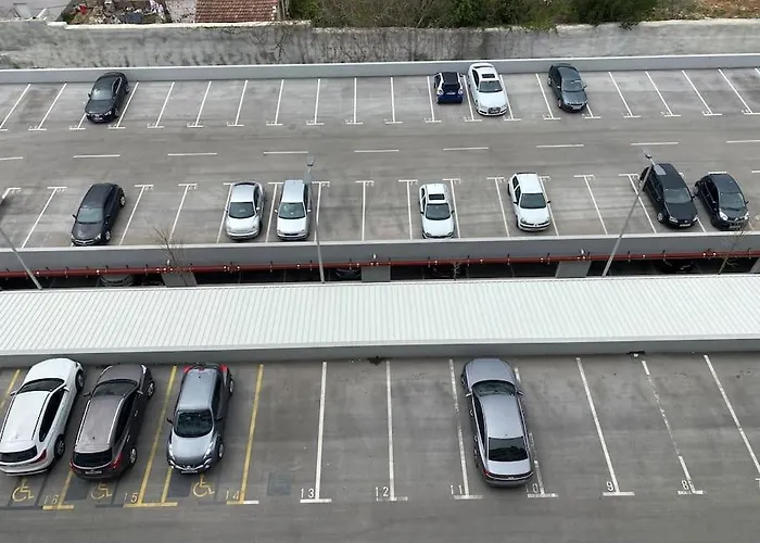 New Modern Near Old Town - Private Parking Zadar